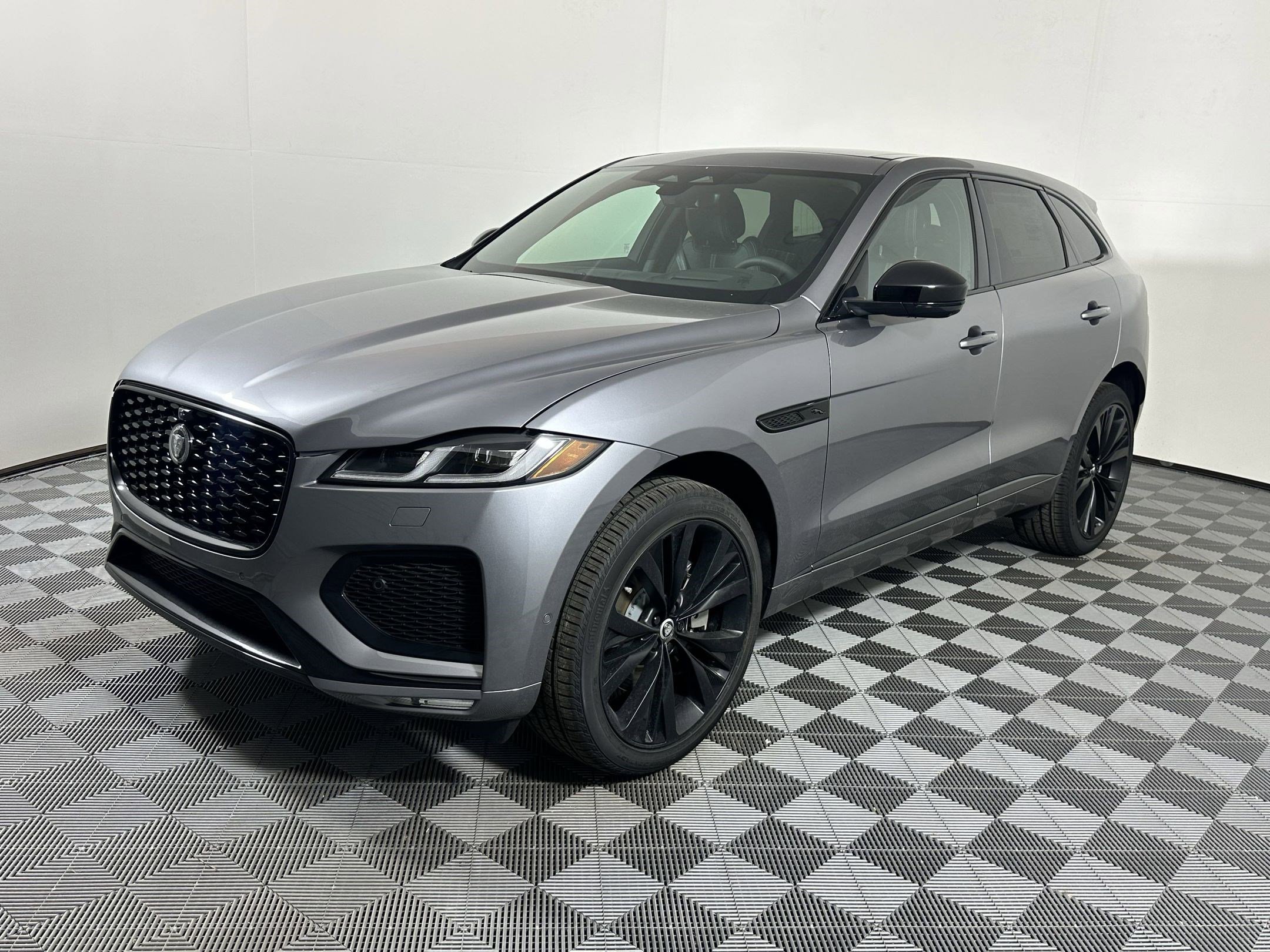 New 2026 Jaguar F-PACE R-Dynamic S image 1