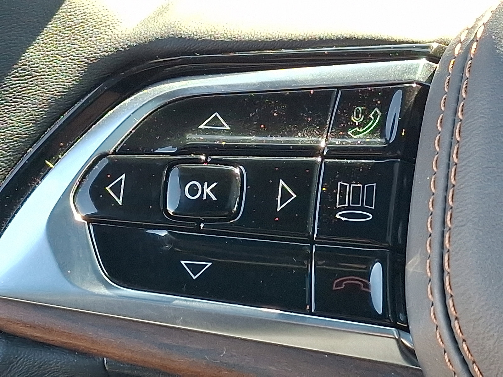 Used 2023 Jeep Grand Cherokee L Summit w/ Advanced Protech Group IV image 23