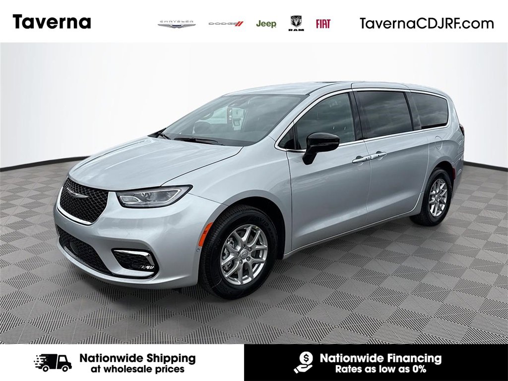 New 2026 Chrysler Pacifica Select
