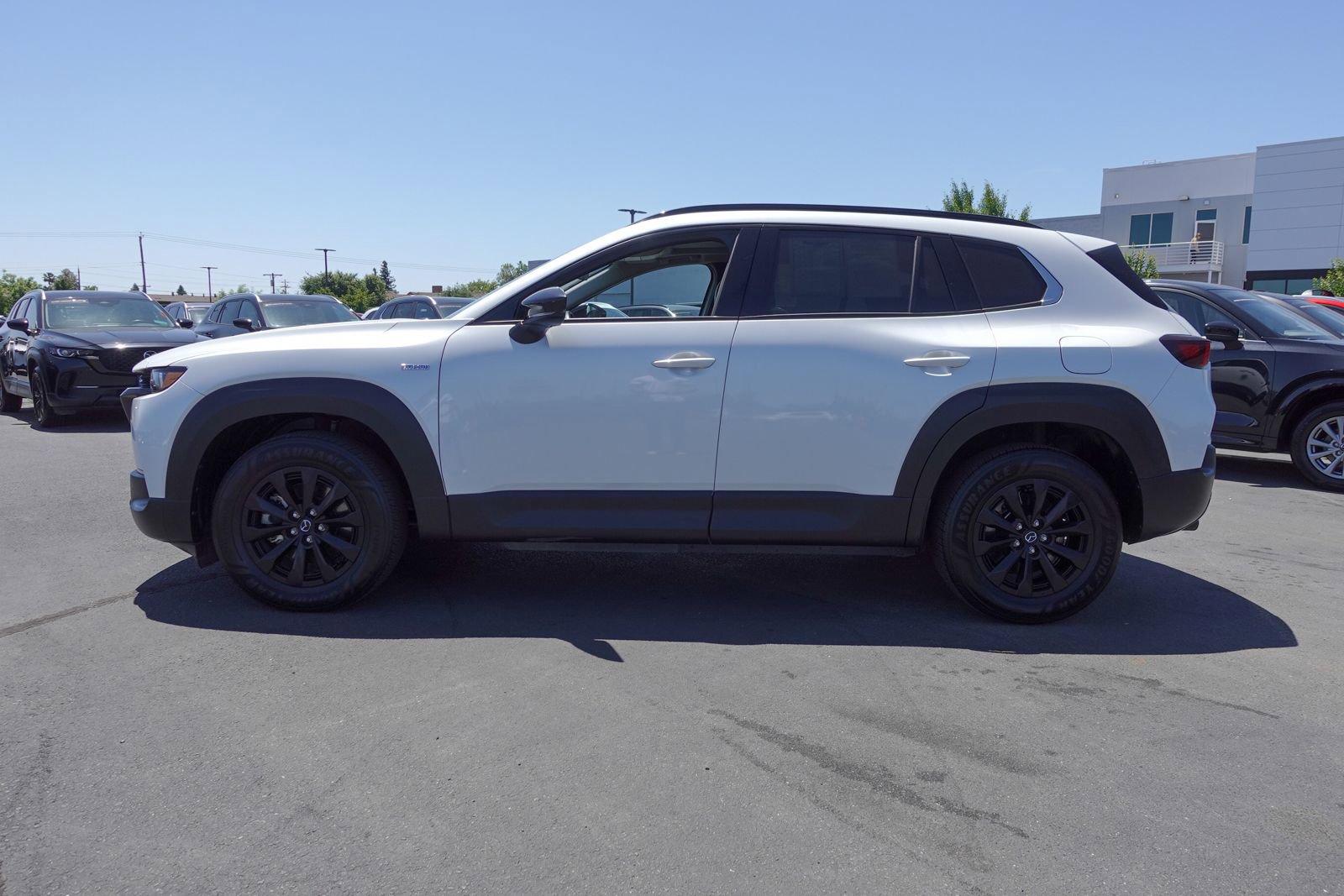 Certified 2025 MAZDA CX-50 AWD 2.5 Hybrid w/ Premium Pkg image 8