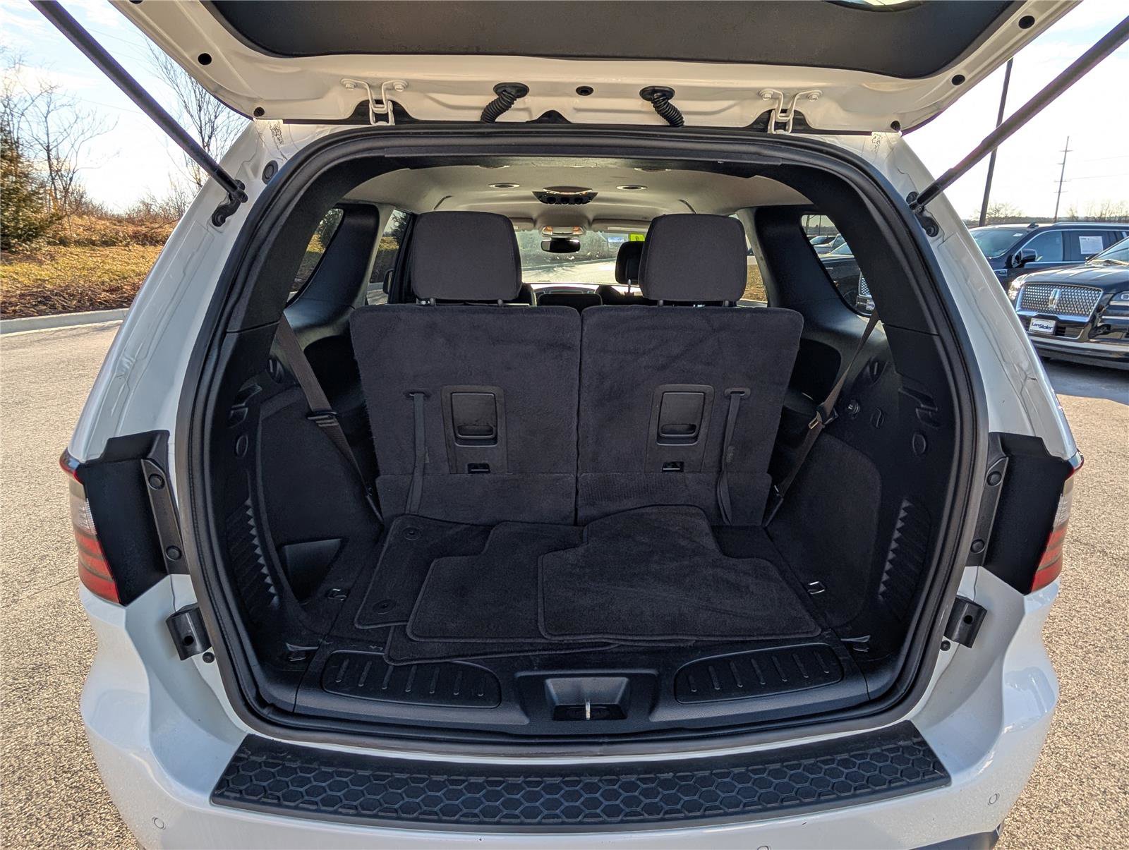 Used 2020 Dodge Durango SXT image 12