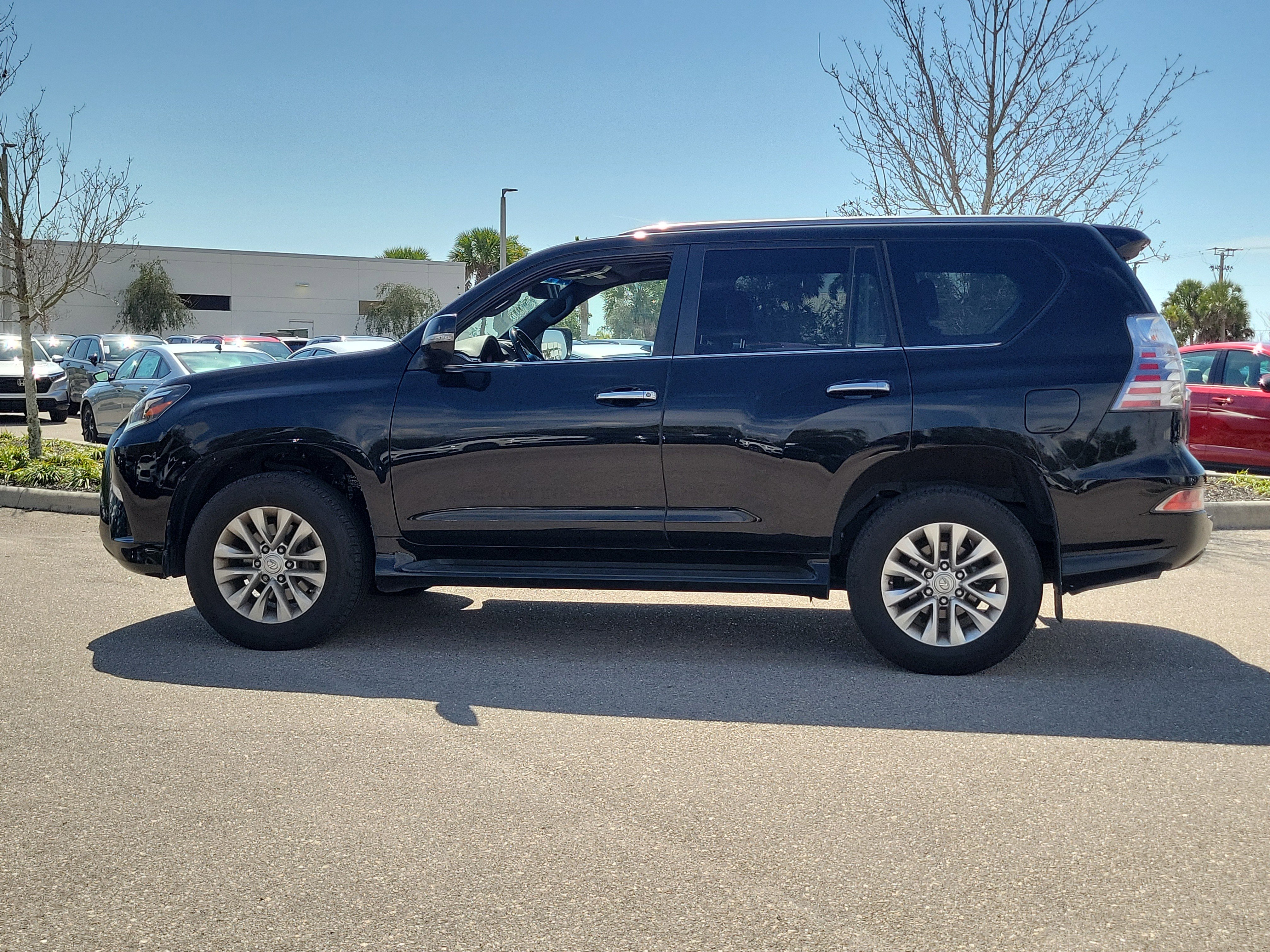 Used 2021 Lexus GX 460 Premium w/ Premium Package image 6