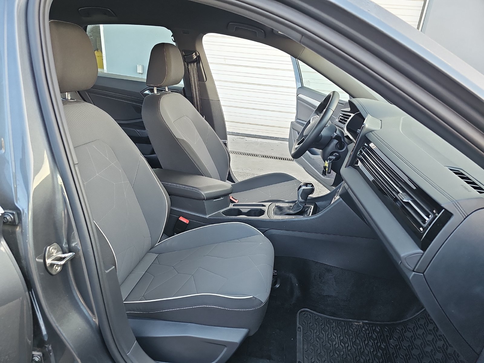 Used 2025 Volkswagen Jetta Sport FWD image 13