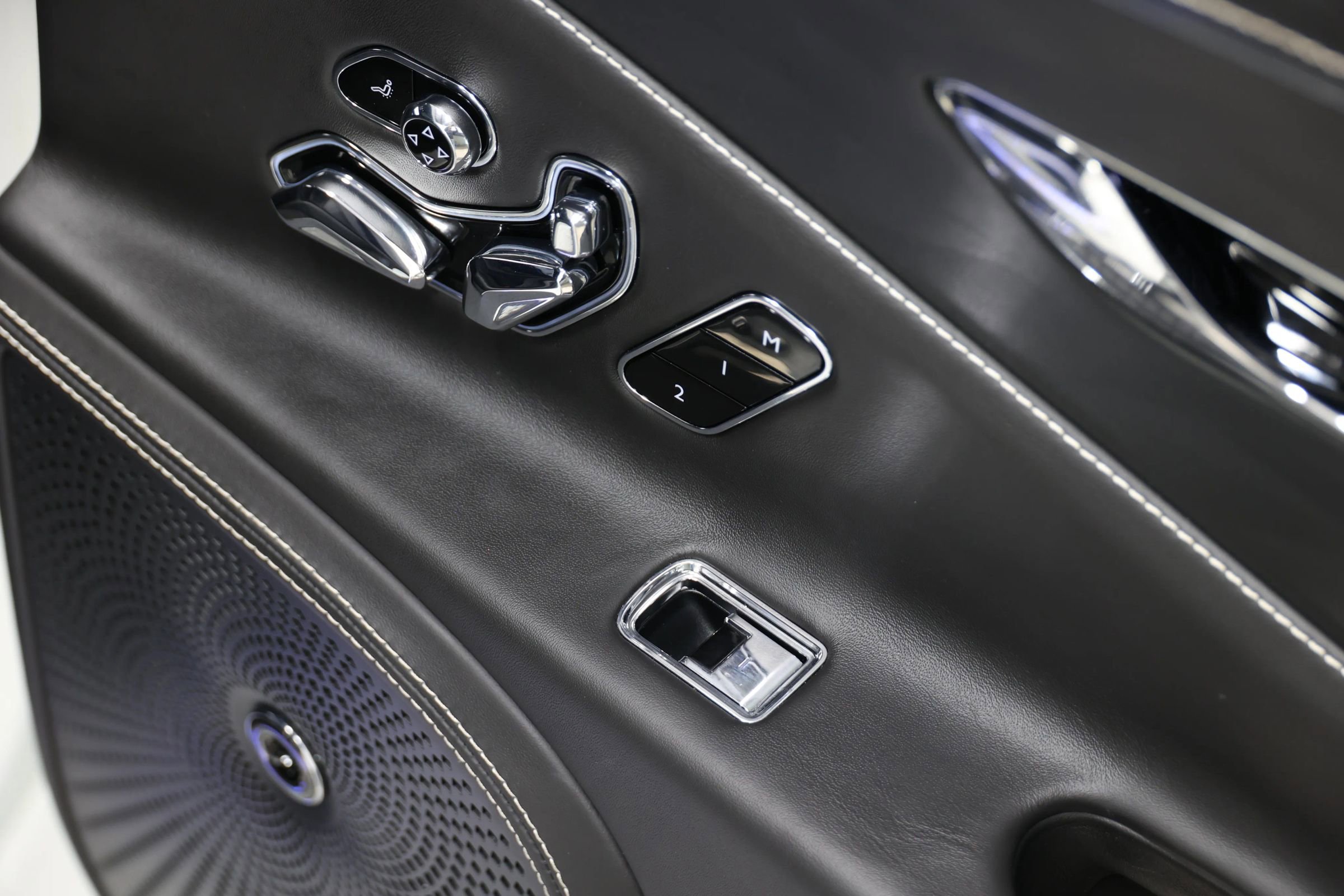 Used 2020 Bentley Flying Spur W12 image 90