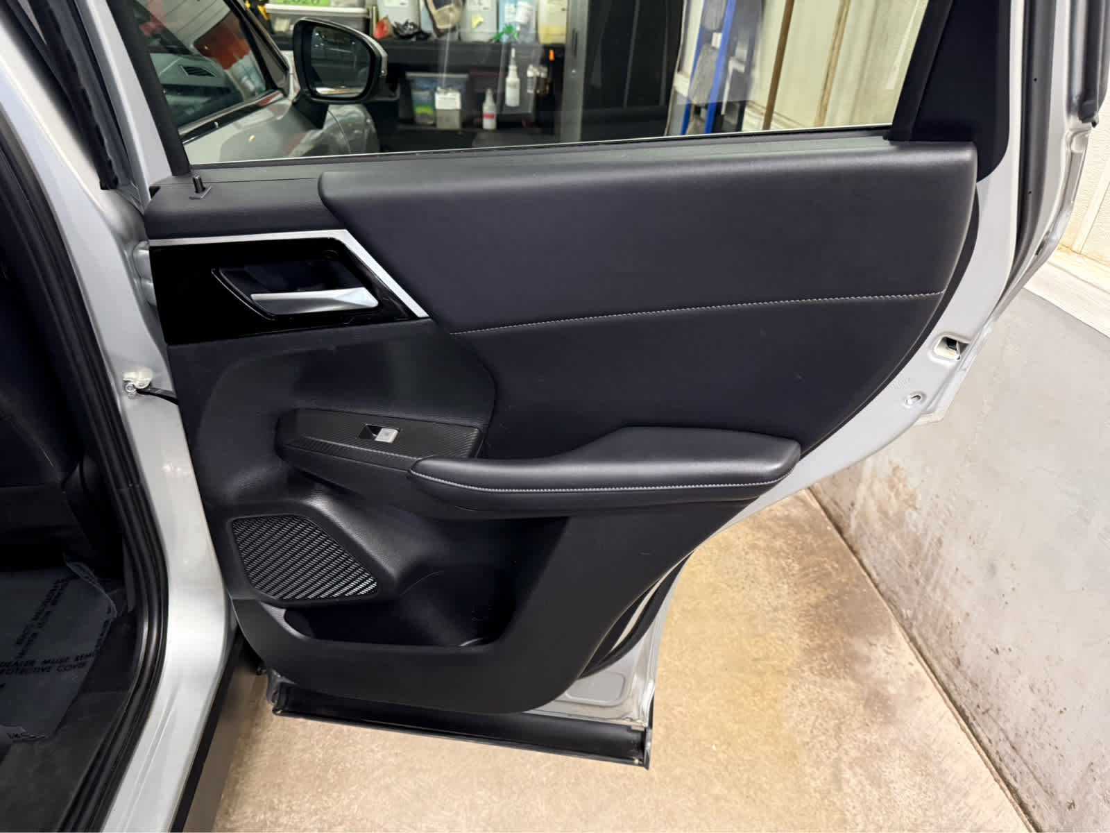 Used 2023 Mitsubishi Outlander SE image 15
