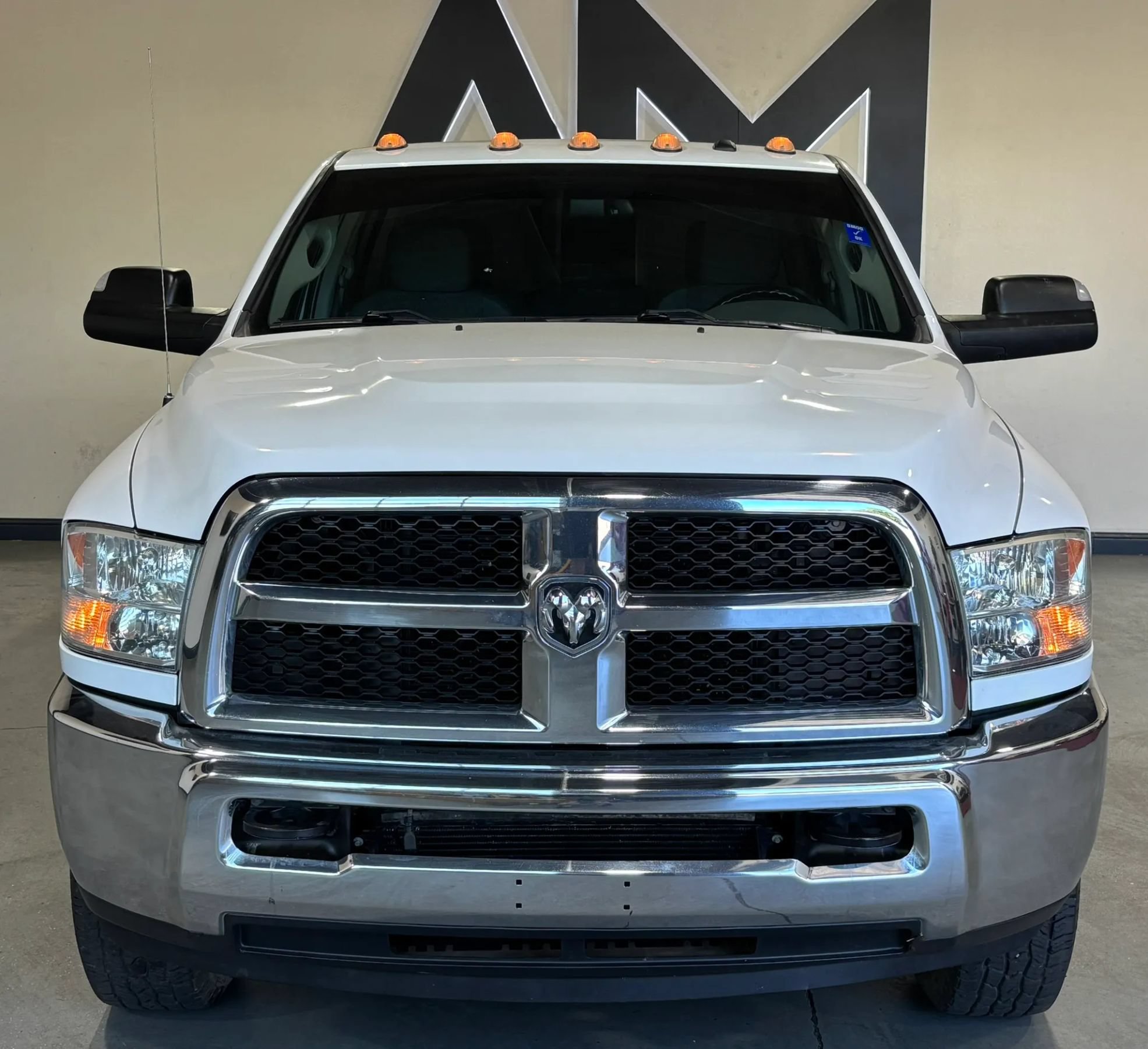Used 2018 RAM 3500 SLT w/ Luxury Group AWD/4WD image 2