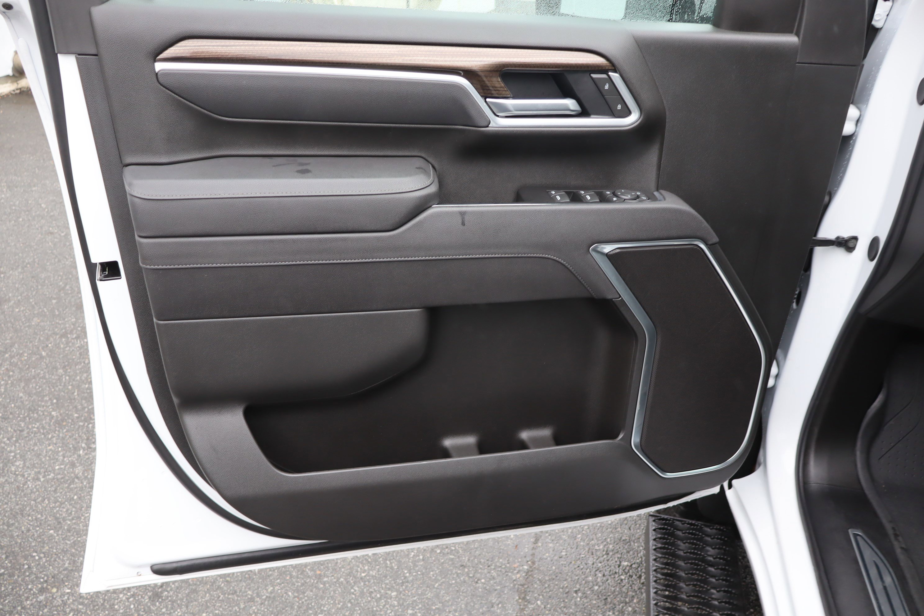 Used 2025 Chevrolet Silverado 2500 LT w/ Trail Boss Package image 19