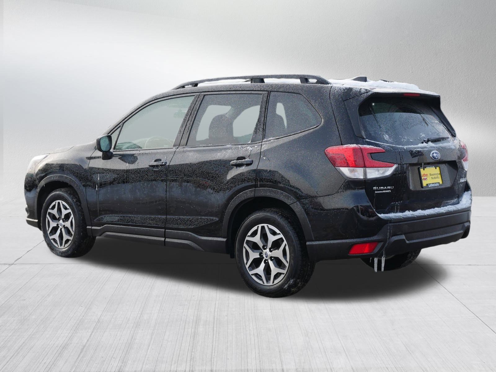 Used 2022 Subaru Forester Premium image 5