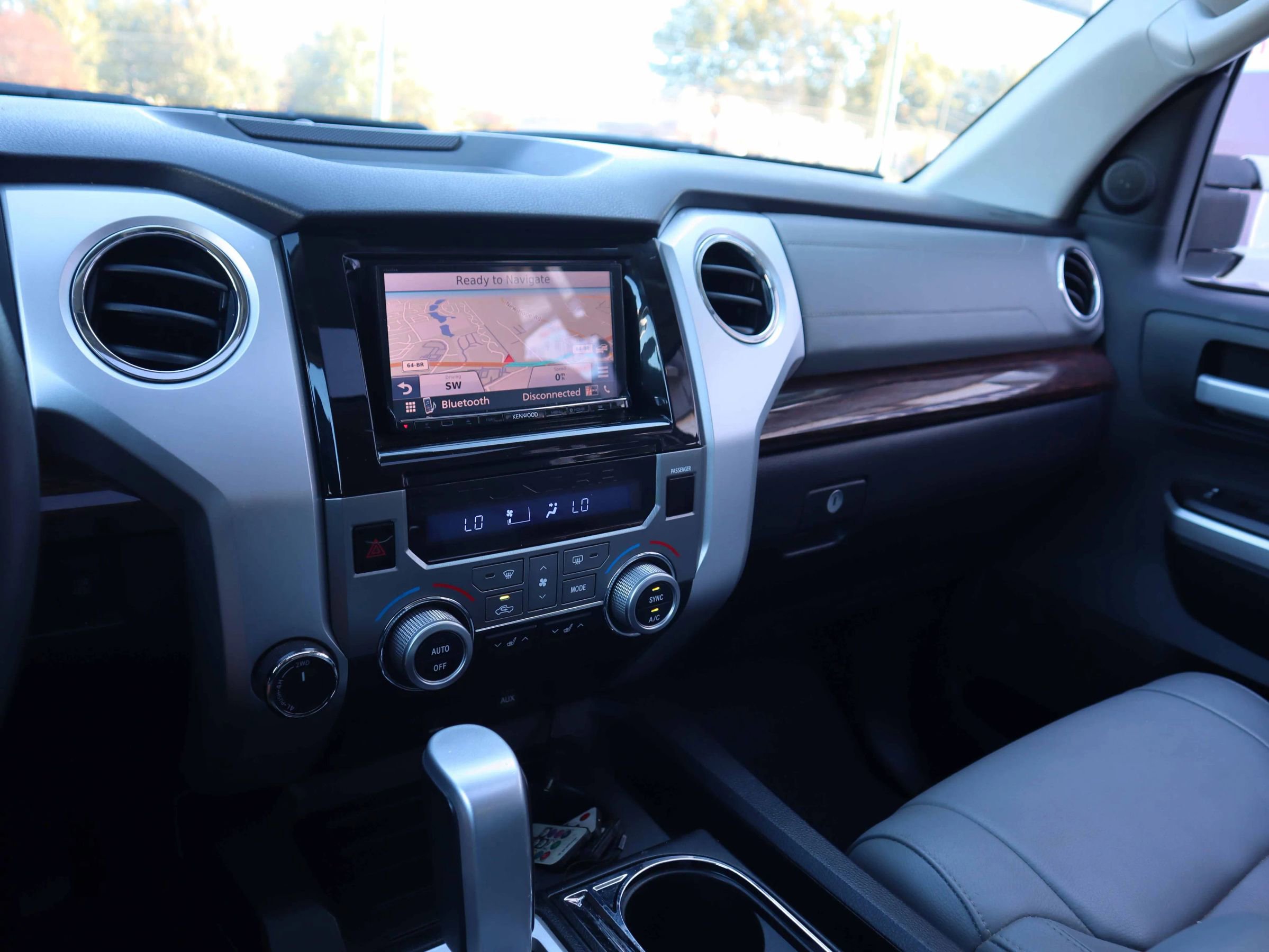 Used 2015 Toyota Tundra Limited image 22