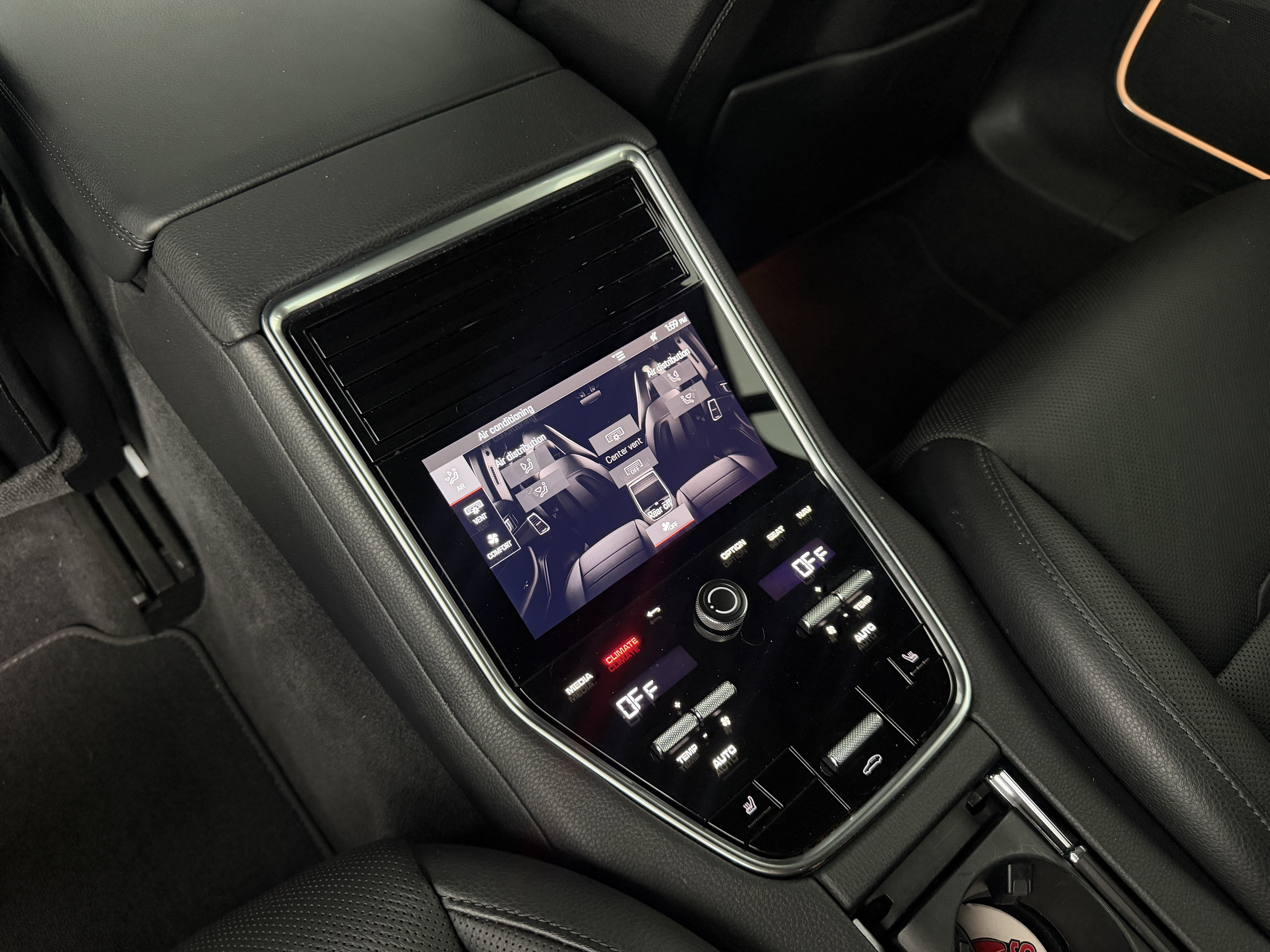 Certified 2023 Porsche Panamera 4 Platinum Edition AWD/4WD image 18
