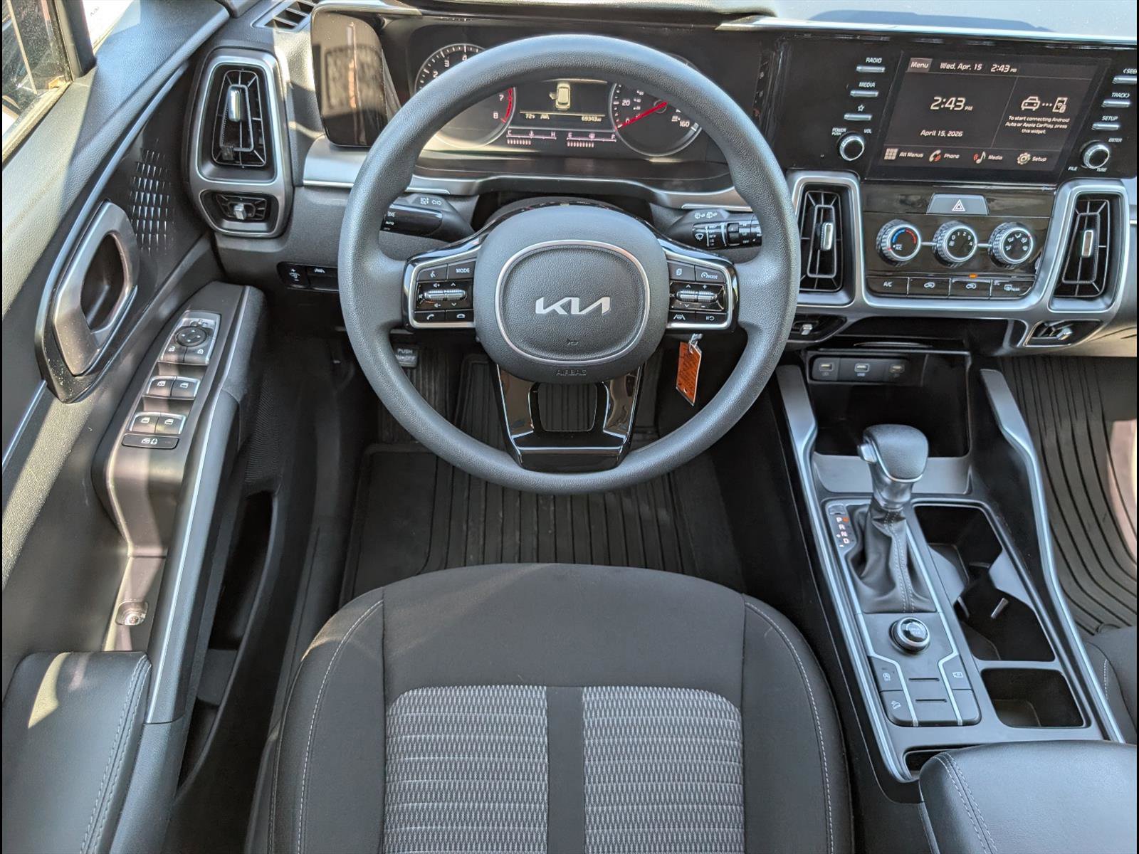 Used 2023 Kia Sorento LX image 8