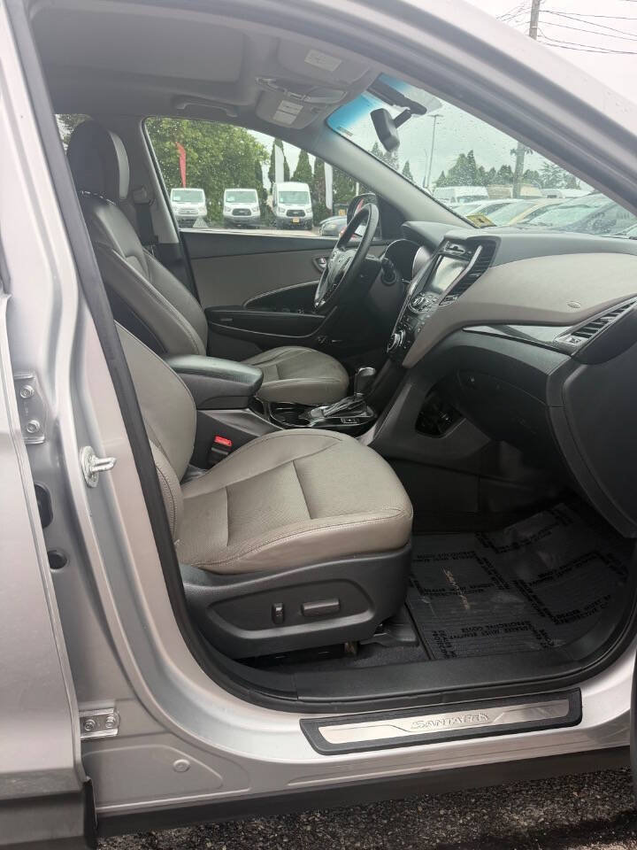 Used 2015 Hyundai Santa Fe GLS w/ Option Group 03 AWD/4WD image 10