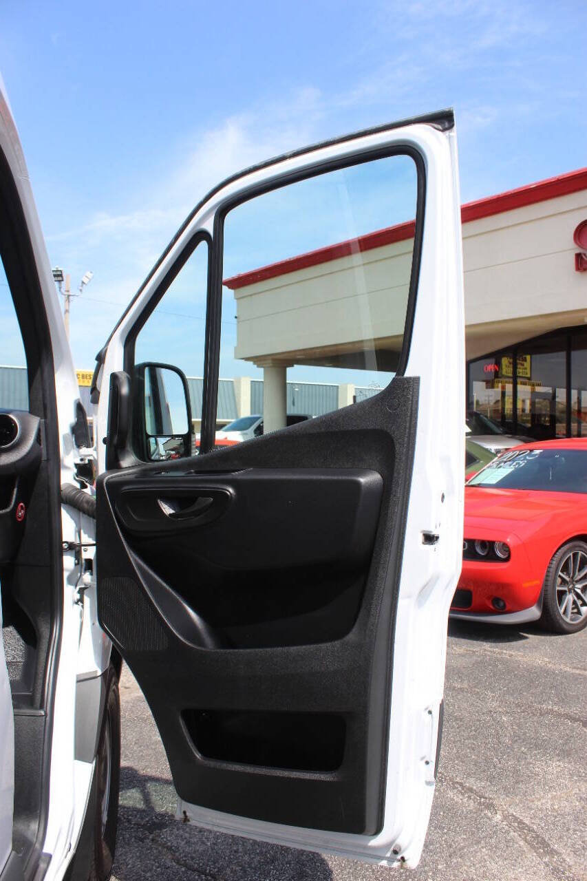Used 2026 Mercedes-Benz Sprinter 2500 image 11