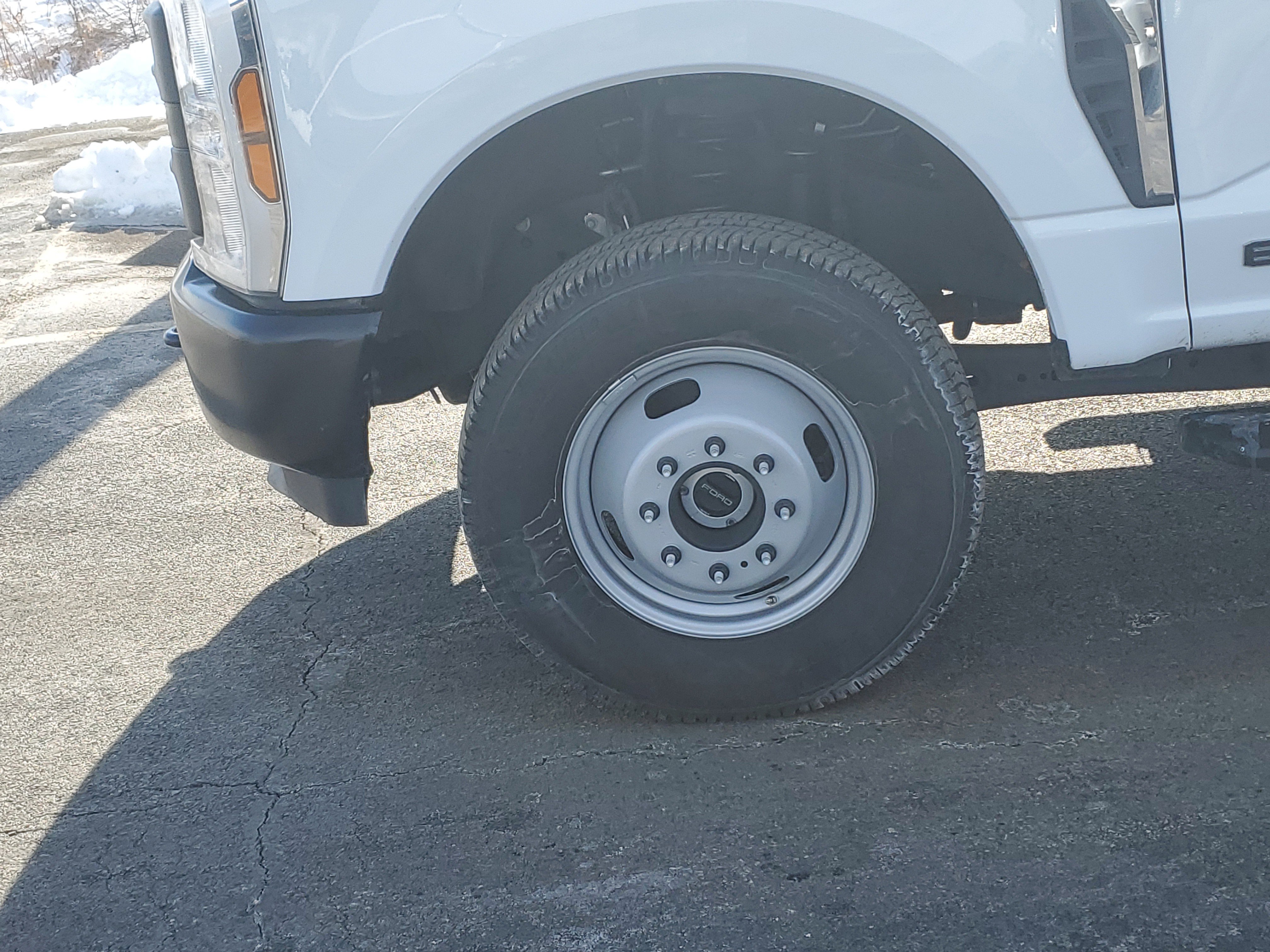 Used 2025 Ford F350 XL w/ FX4 Off-Road Package image 9