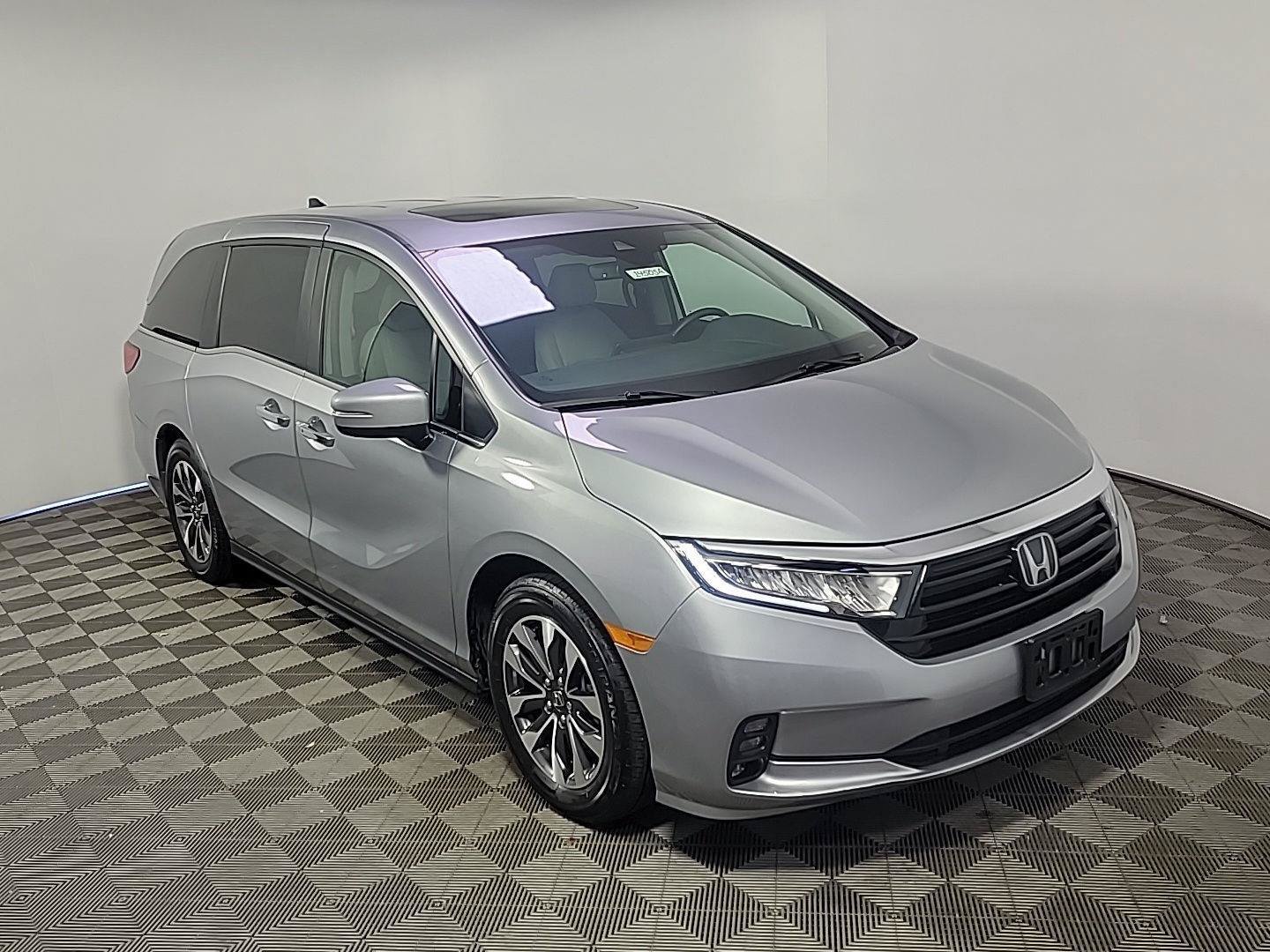 Certified 2023 Honda Odyssey EX-L image 2