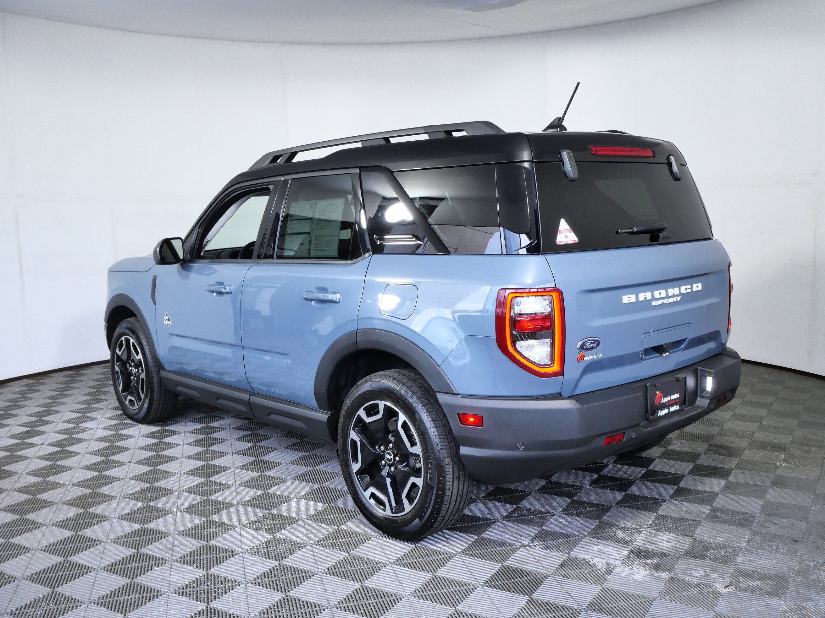 Certified 2024 Ford Bronco Sport Outer Banks w/ Tech Package AWD/4WD image 6