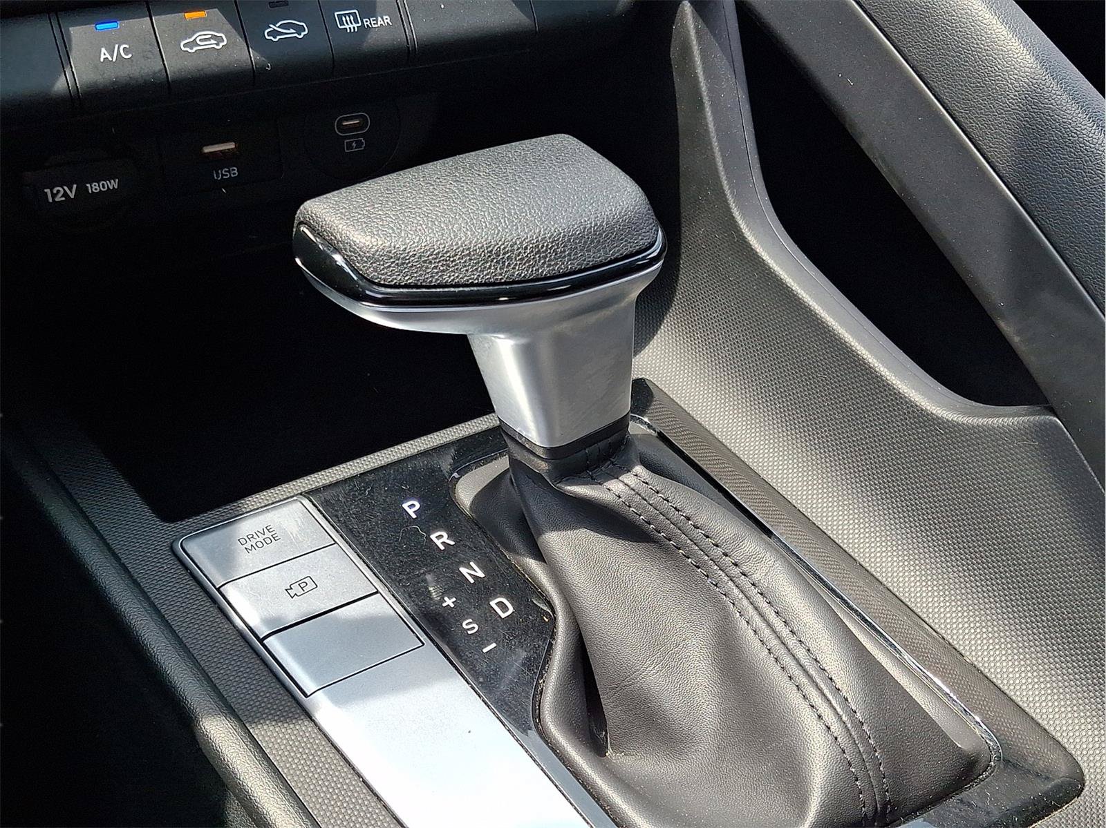 Certified 2024 Hyundai Elantra SE FWD image 12