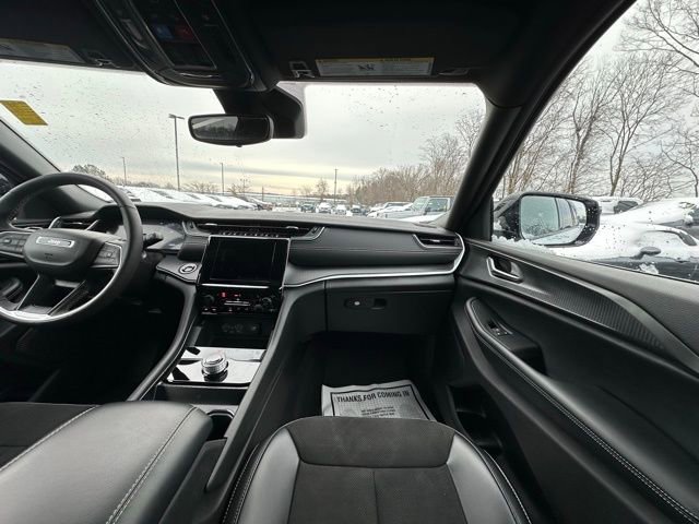Used 2024 Jeep Grand Cherokee L Altitude image 28