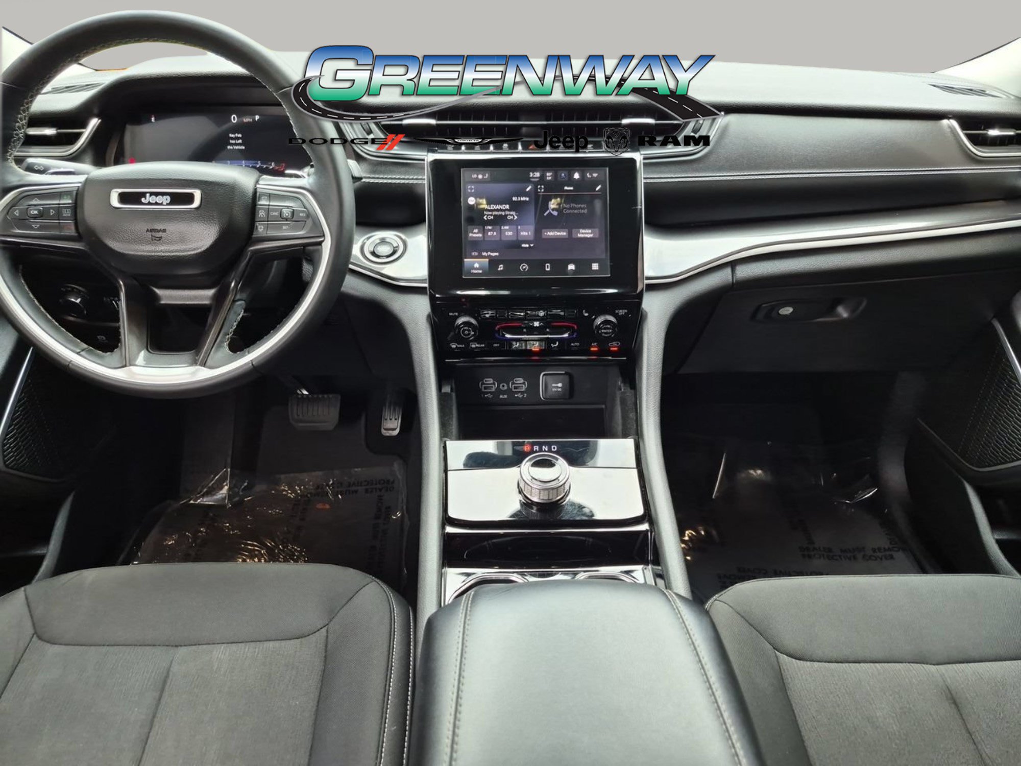 Used 2022 Jeep Grand Cherokee Laredo w/ Luxury Tech Group I AWD/4WD image 12