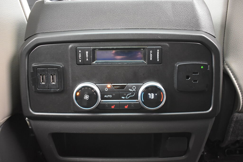 Used 2018 Ford Expedition Limited w/ Equipment Group 302A image 31