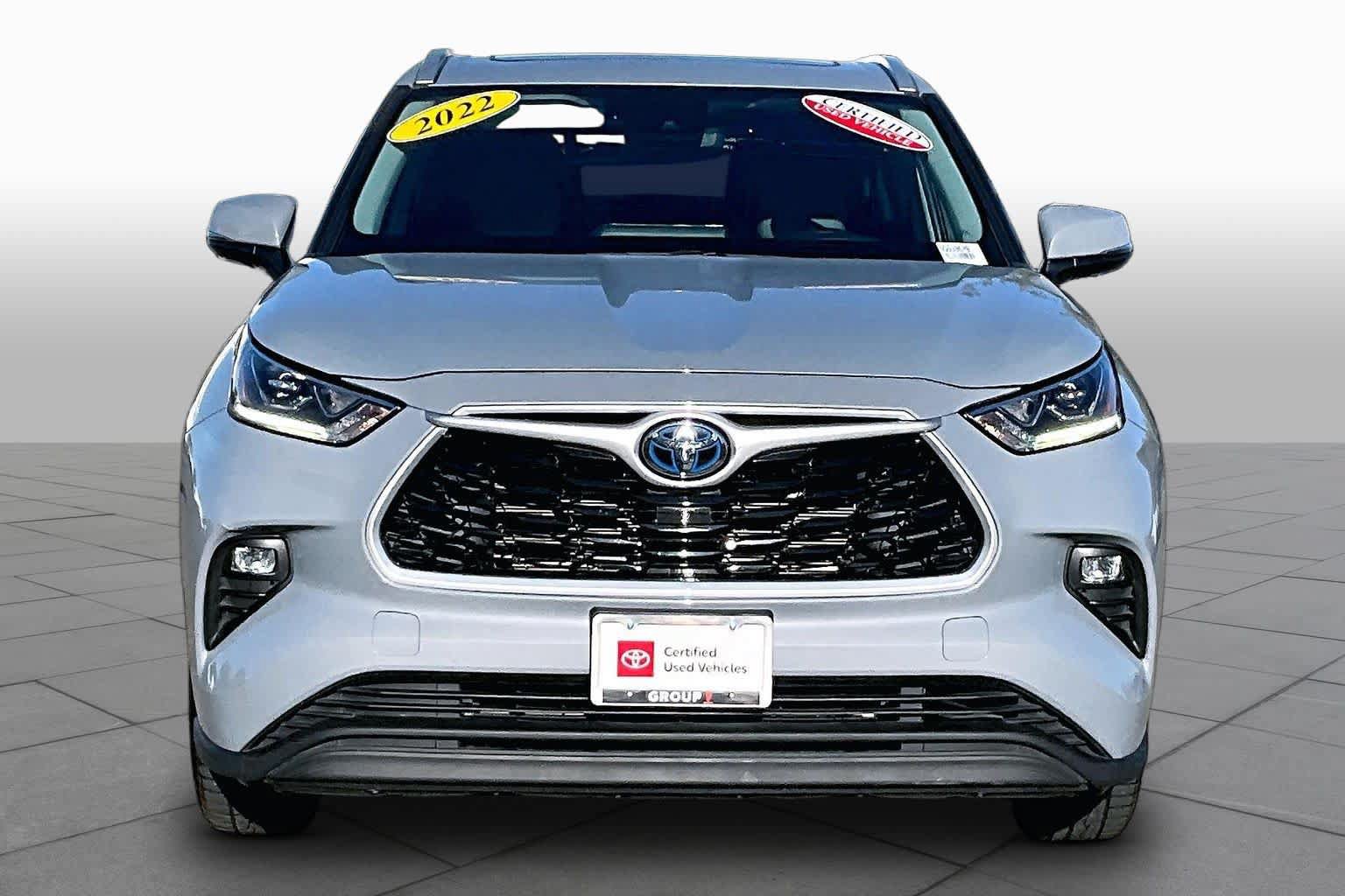 Certified 2022 Toyota Highlander Bronze Edition AWD/4WD image 3