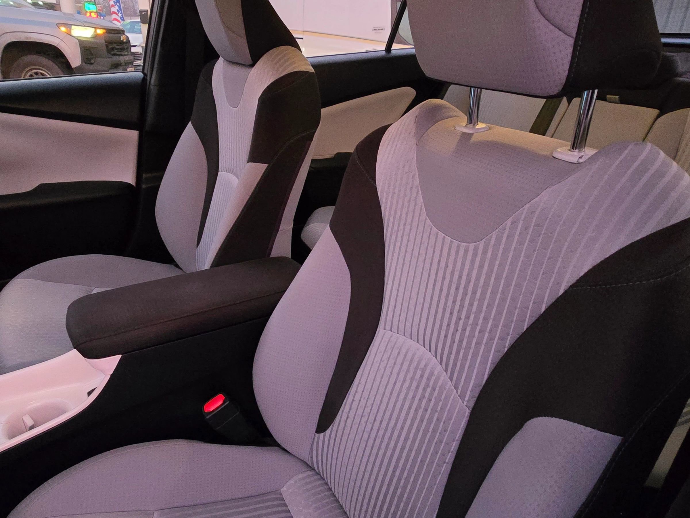 Used 2017 Toyota Prius Three image 37