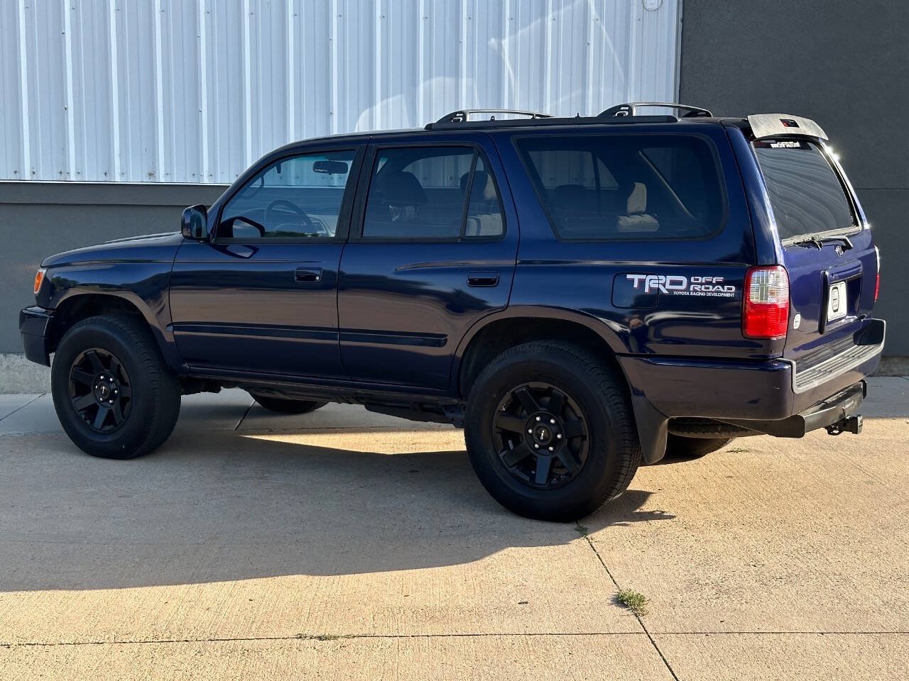 Used 2001 Toyota 4Runner SR5 w/ Upgrade Value Pkg 3 AWD/4WD image 10