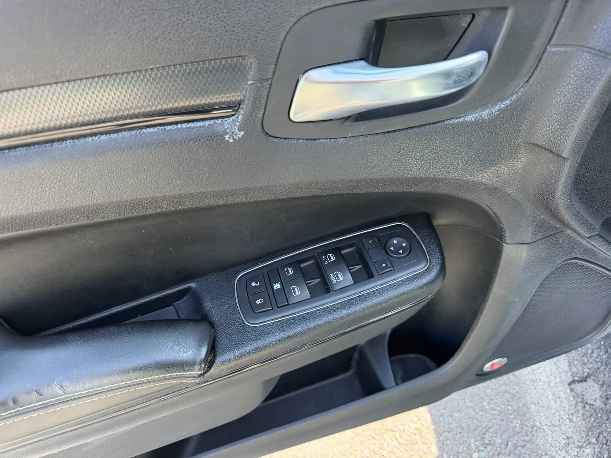 Used 2016 Chrysler 300 S image 22