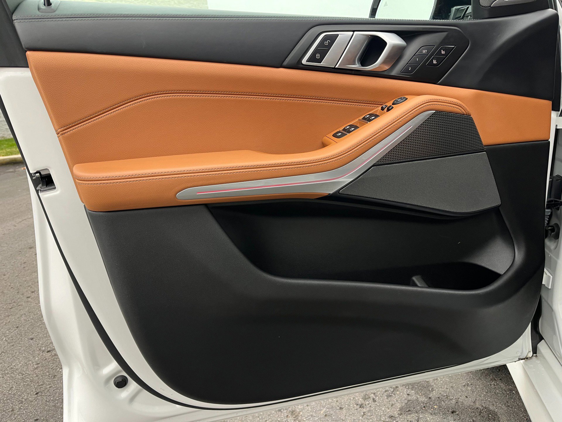 Used 2022 BMW X5 M50i w/ Executive Package image 66