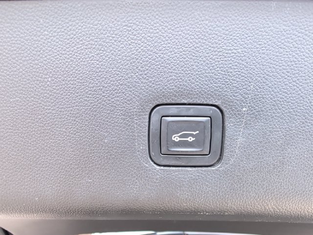 Used 2018 Chevrolet Traverse LT FWD image 30