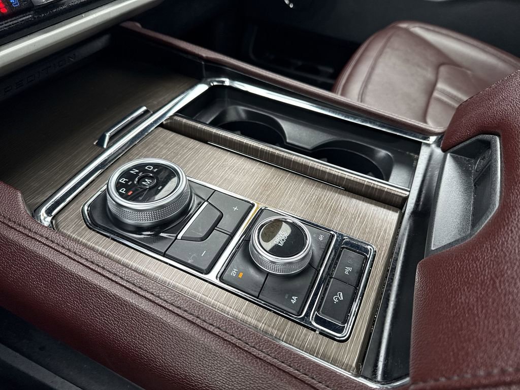 Used 2024 Ford Expedition Limited image 22