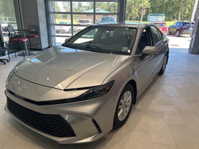 New 2025 Toyota Camry LE w/ Convenience Package