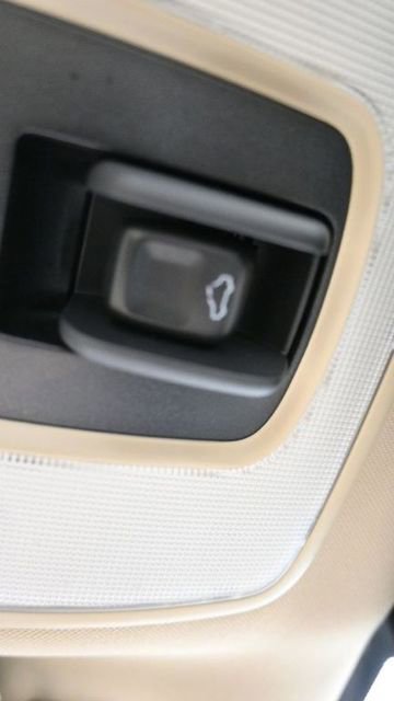 Used 2018 Volvo S60 T5 Inscription Platinum FWD image 25
