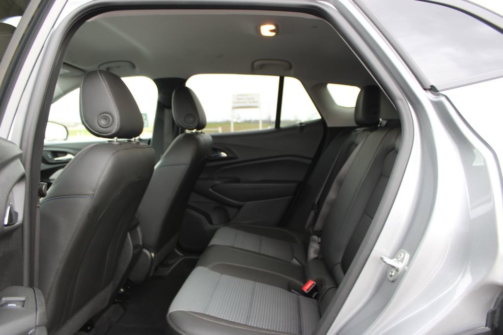 Used 2025 Chevrolet Trax LT image 22