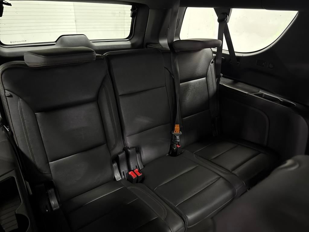 Certified 2024 Chevrolet Suburban High Country image 13