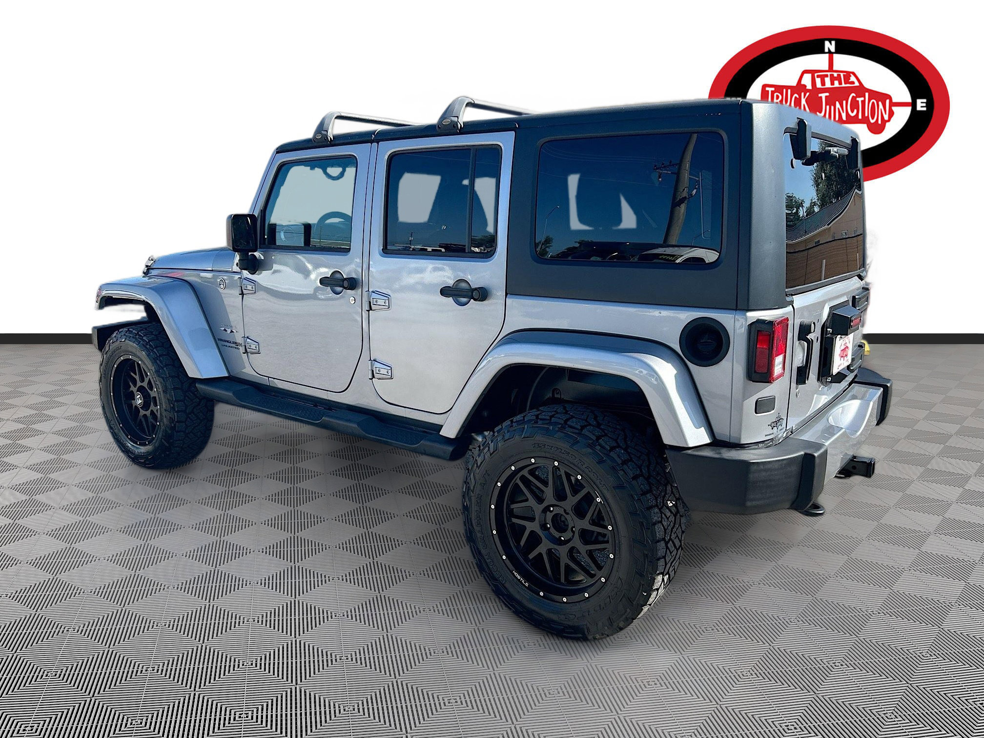 Used 2018 Jeep Wrangler Unlimited Sahara image 5