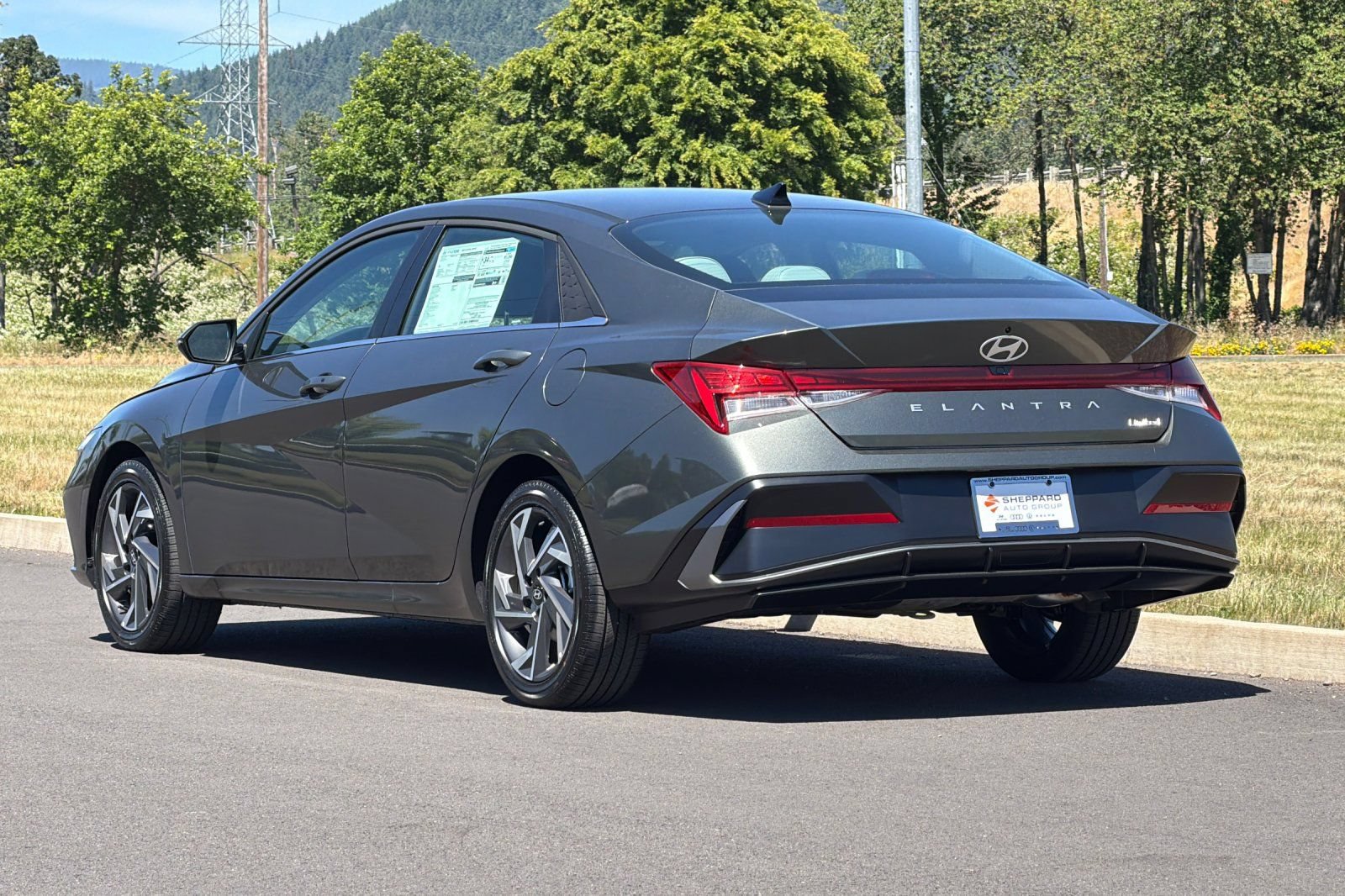 New 2026 Hyundai Elantra Limited FWD image 5