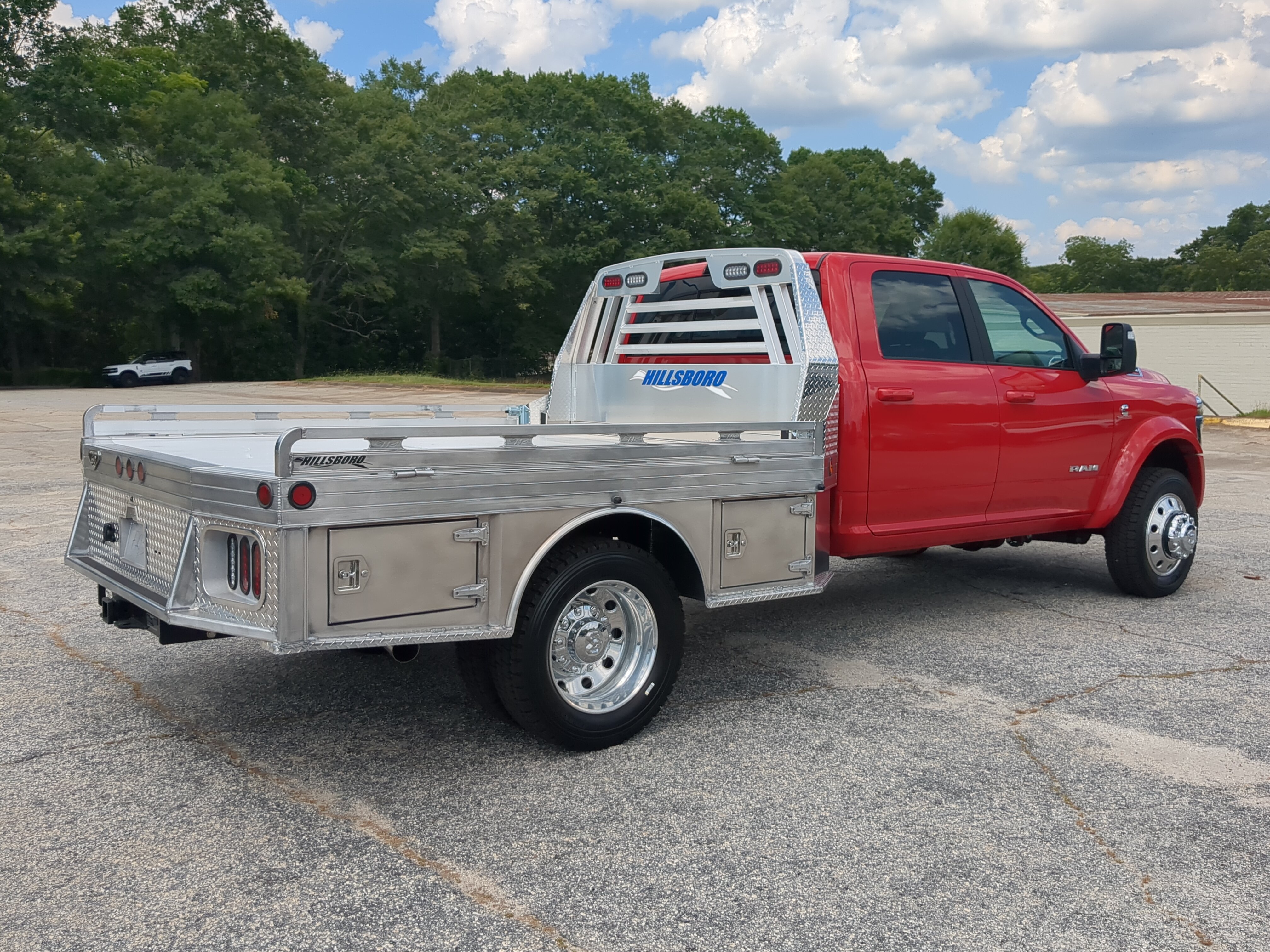 New 2026 RAM 4500 4x4 Crew Cab DRW w/ Laramie Trim Package image 3