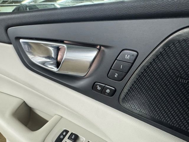 Certified 2023 Volvo XC60 B5 Ultimate image 26