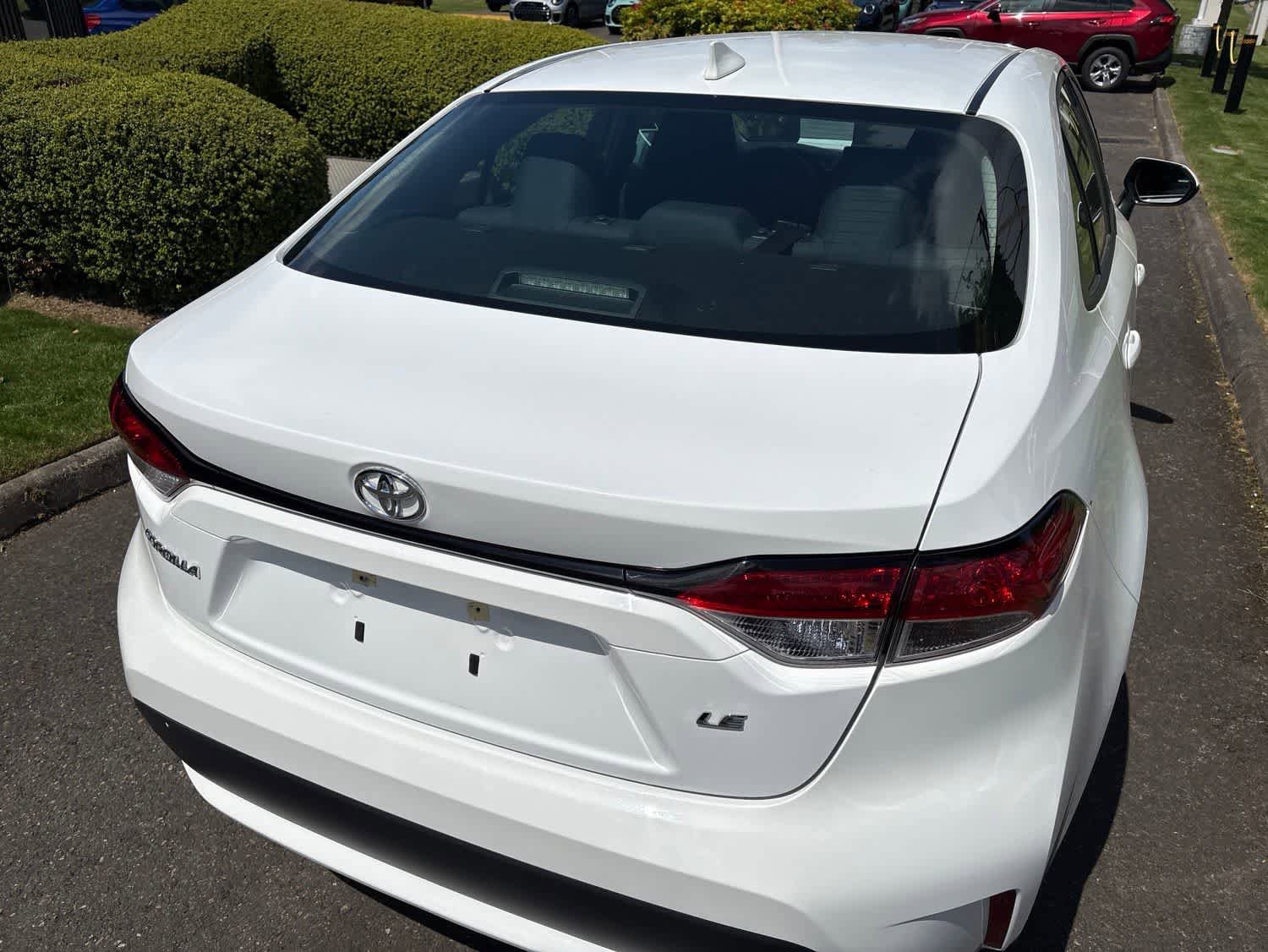 Used 2022 Toyota Corolla LE FWD image 5