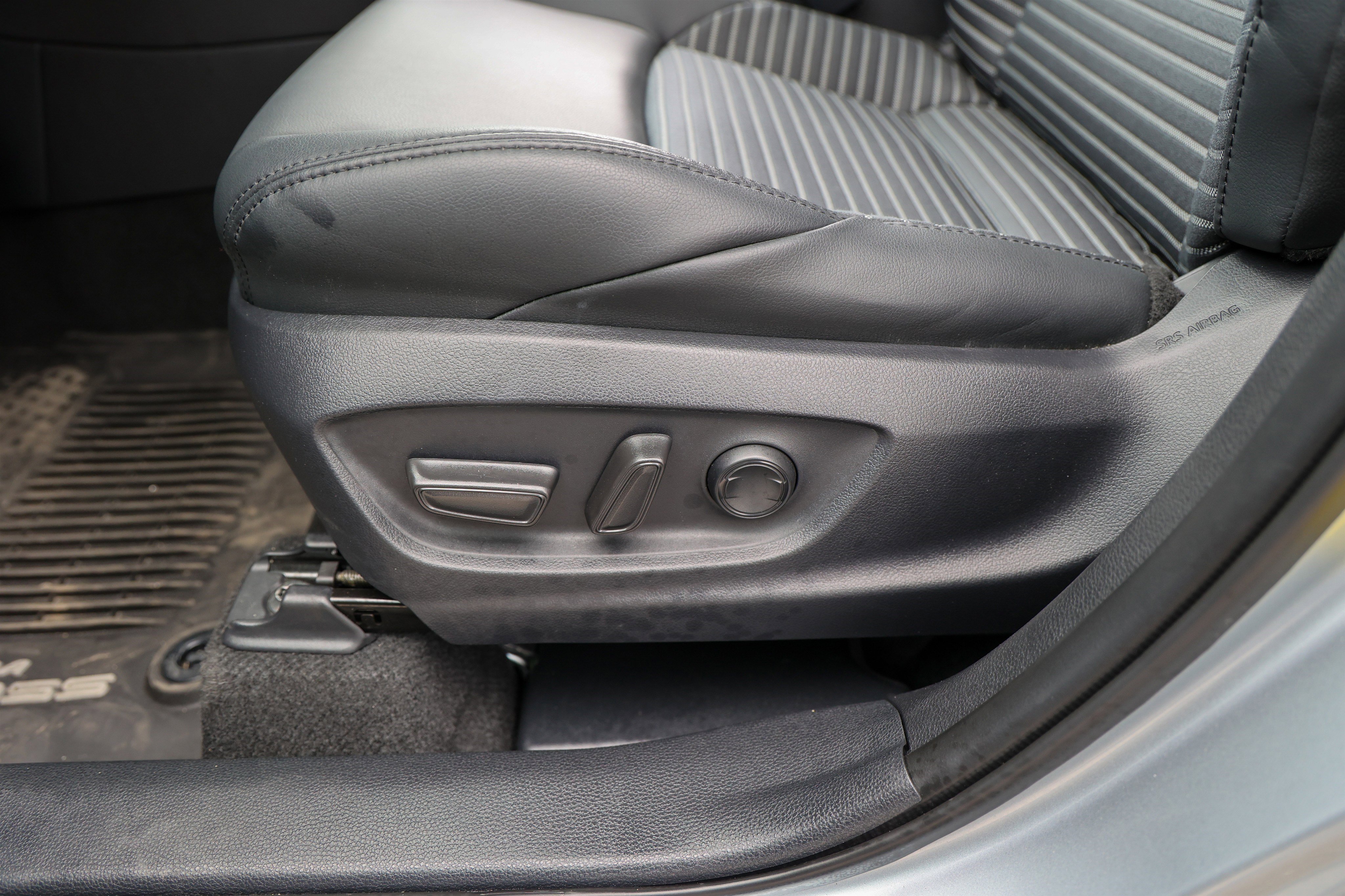 Used 2026 Toyota Corolla Cross XSE w/ Convenience Package image 29