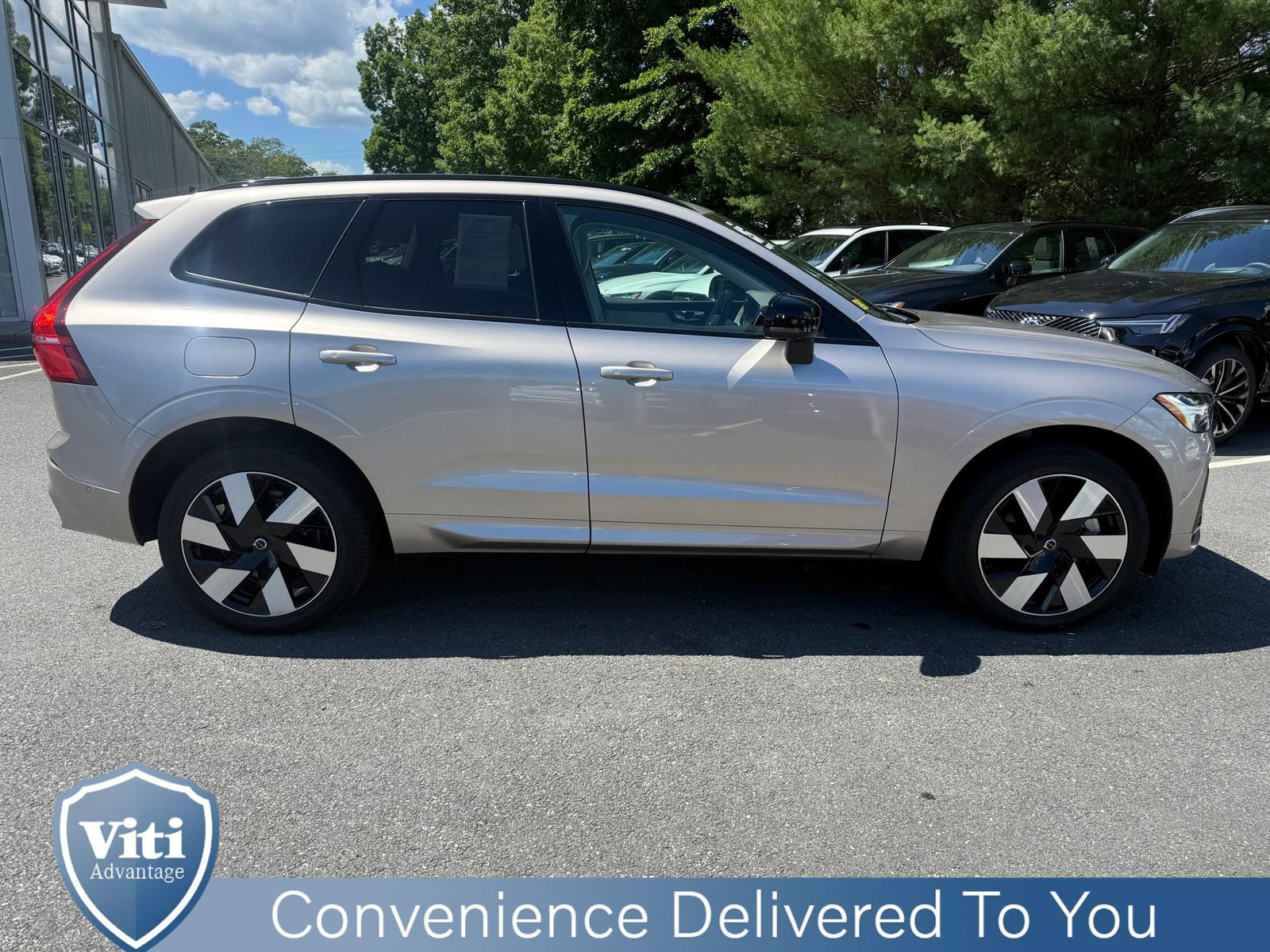 Certified 2025 Volvo XC60 T8 Plus w/ Protection Package Premier AWD/4WD image 9