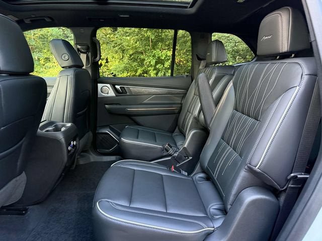 New 2026 Buick Enclave Avenir w/ Super Cruise Package FWD image 10