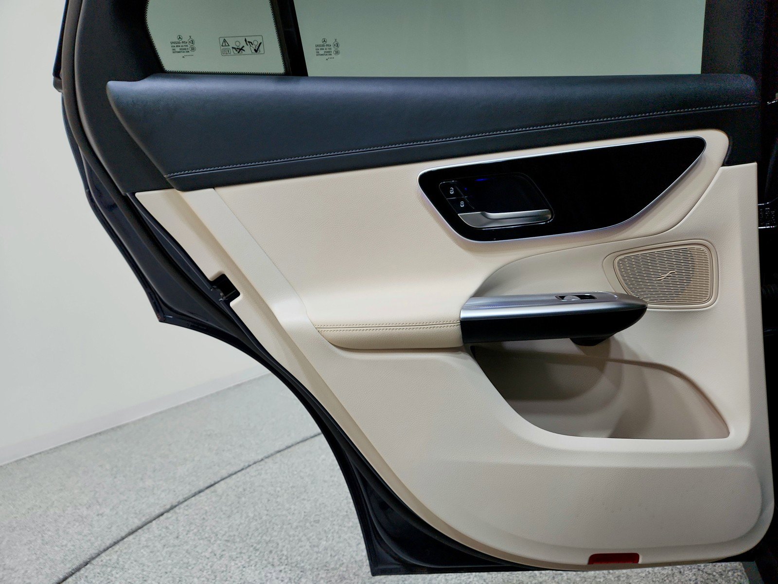 Certified 2024 Mercedes-Benz GLC 300 image 17