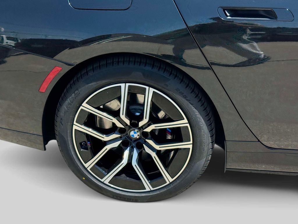 Certified 2025 BMW i7 xDrive60 w/ Premium Package AWD/4WD image 8