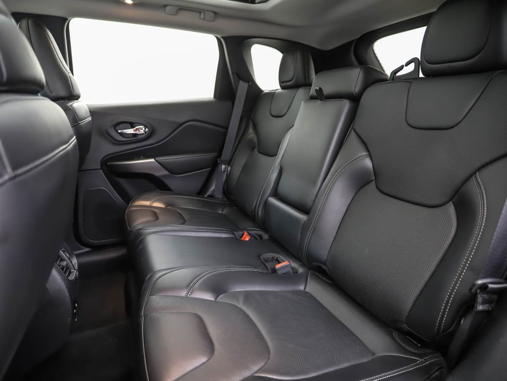 Used 2020 Jeep Cherokee Limited image 24