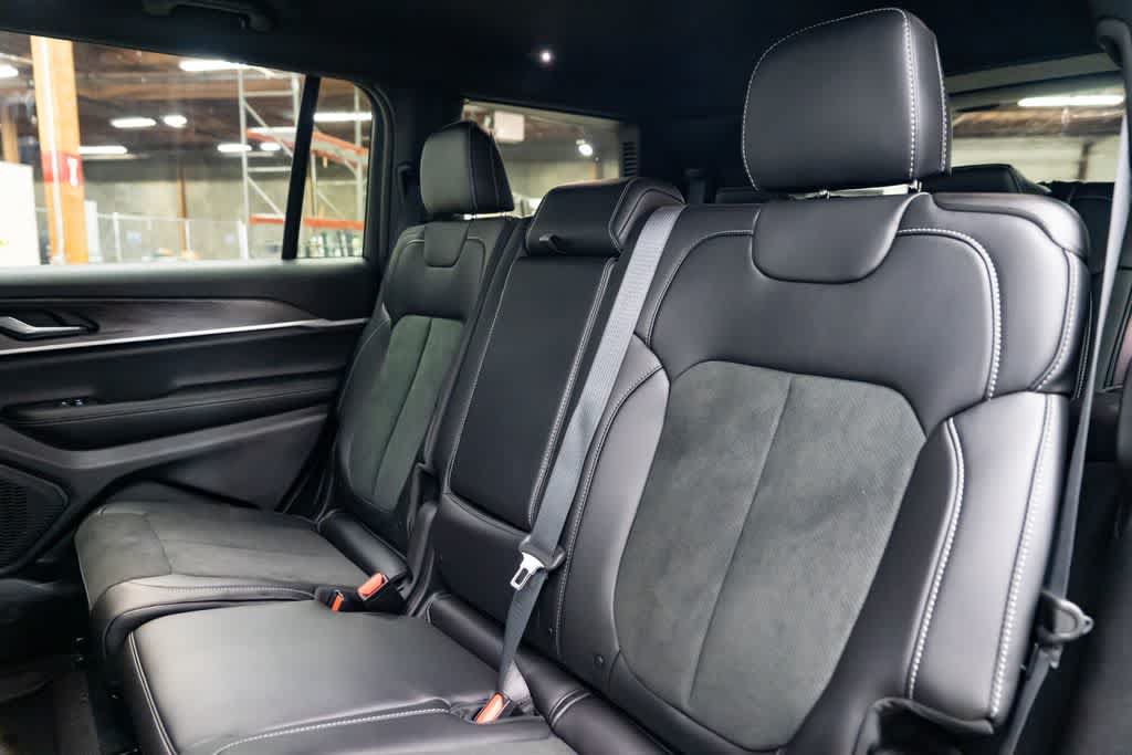 New 2026 Jeep Grand Cherokee L 4WD image 27