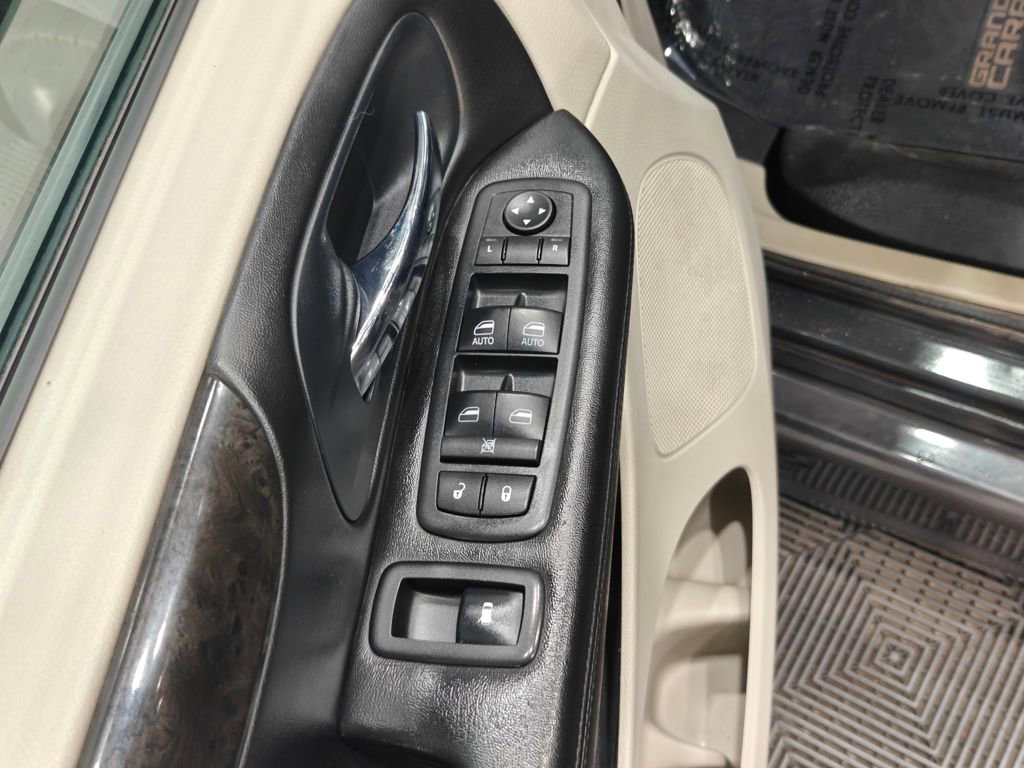 Used 2012 Dodge Grand Caravan SXT image 44