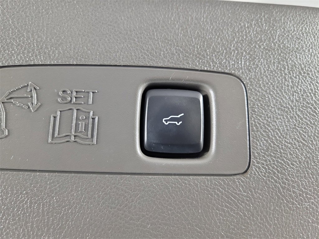 Used 2020 Lincoln Corsair FWD w/ Premium Package image 7