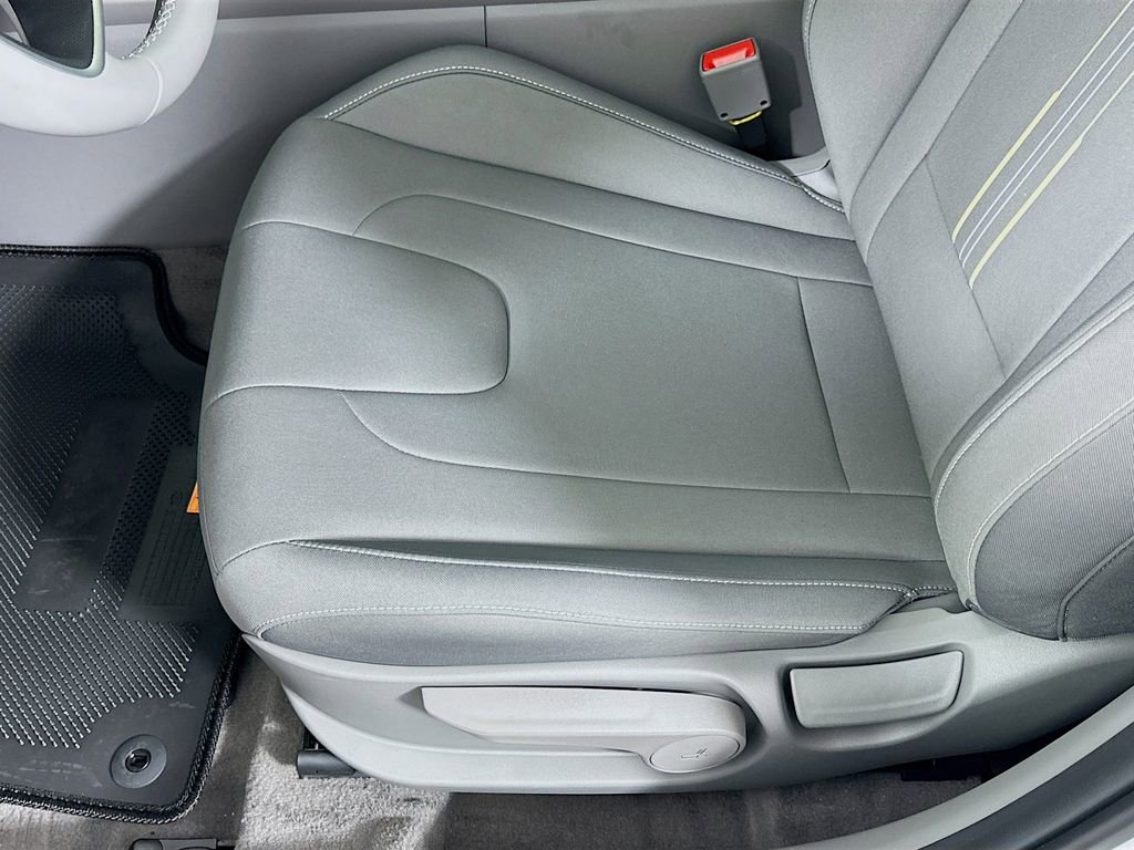 New 2025 Hyundai Elantra Sport image 19